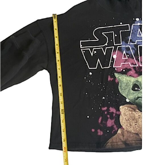Star Wars Yoda Women’s Size Large Cropped Hooded Sweatshirt Pullover - Picture 7 of 9